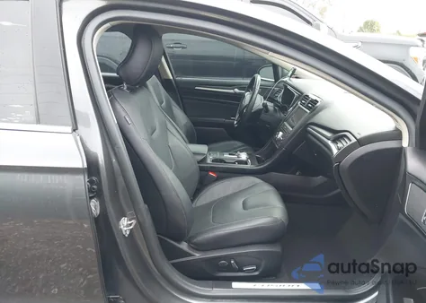 2019 Ford Fusion Energi Titanium z USA, uszkodzony, nr VIN 3FA6P0SU5KR218031